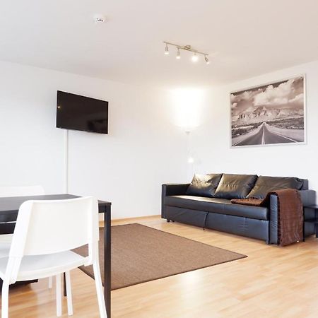 Outletcity Apartment Ferienwohnung Metzingen เมทซิงเงน ภายนอก รูปภาพ