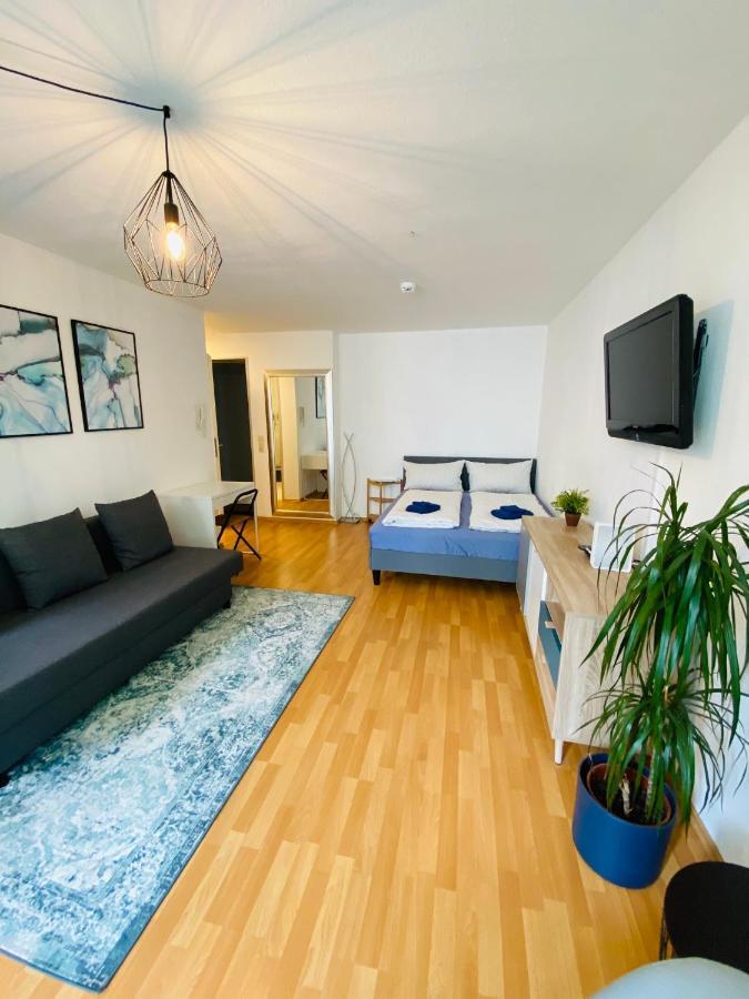 Outletcity Apartment Ferienwohnung Metzingen เมทซิงเงน ภายนอก รูปภาพ