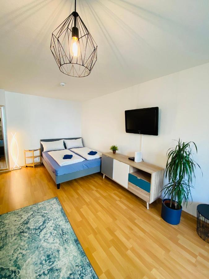 Outletcity Apartment Ferienwohnung Metzingen เมทซิงเงน ภายนอก รูปภาพ