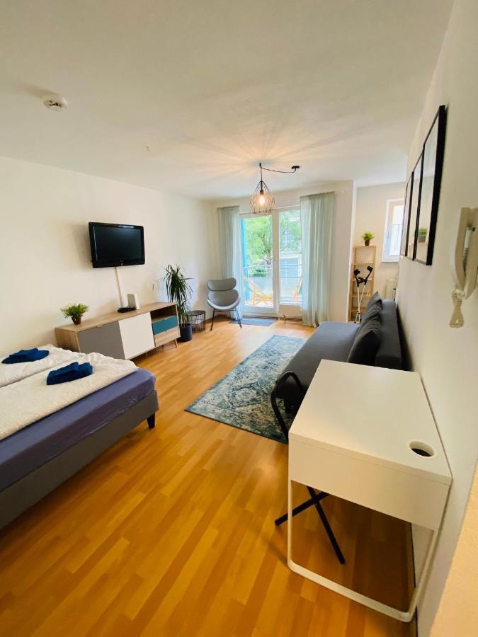 Outletcity Apartment Ferienwohnung Metzingen เมทซิงเงน ภายนอก รูปภาพ