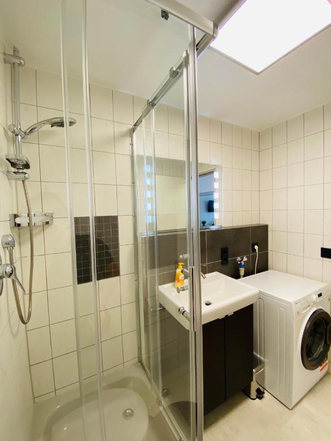 Outletcity Apartment Ferienwohnung Metzingen เมทซิงเงน ภายนอก รูปภาพ