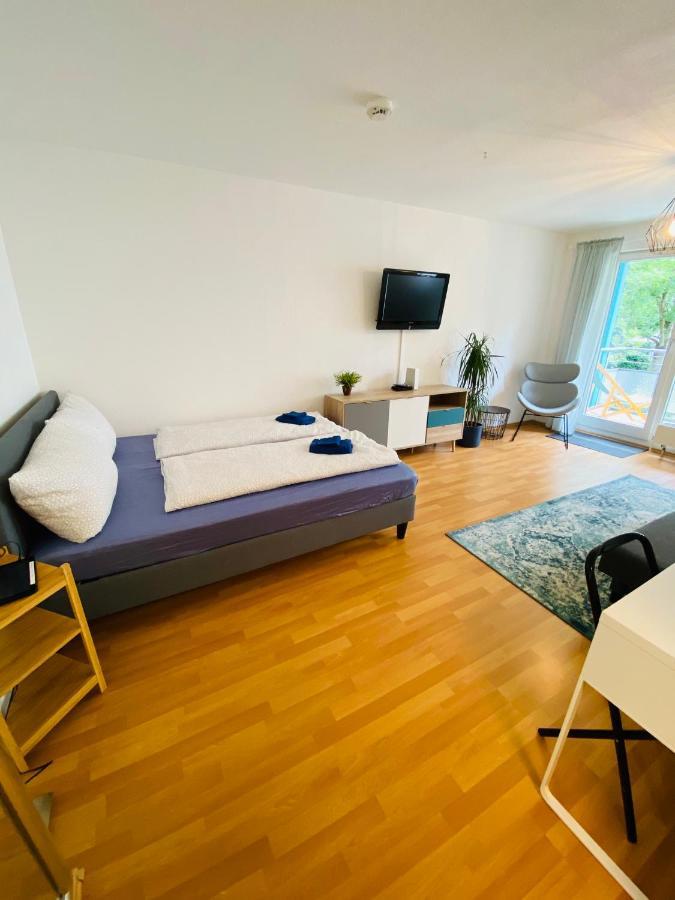 Outletcity Apartment Ferienwohnung Metzingen เมทซิงเงน ภายนอก รูปภาพ