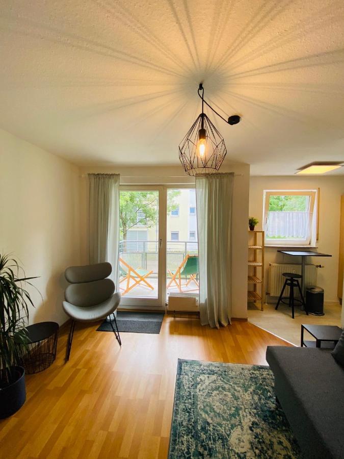 Outletcity Apartment Ferienwohnung Metzingen เมทซิงเงน ภายนอก รูปภาพ