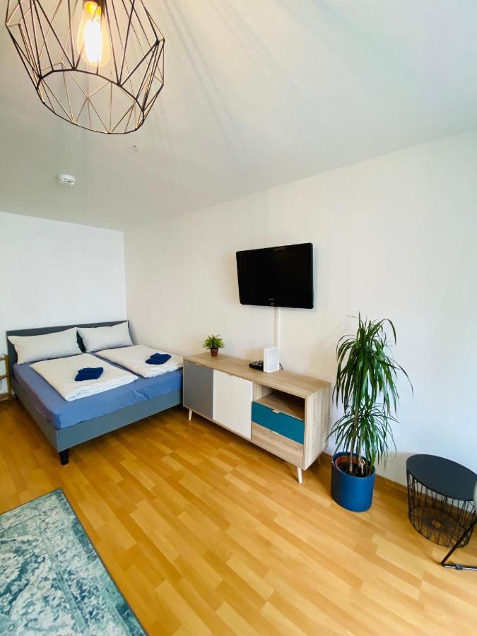 Outletcity Apartment Ferienwohnung Metzingen เมทซิงเงน ภายนอก รูปภาพ