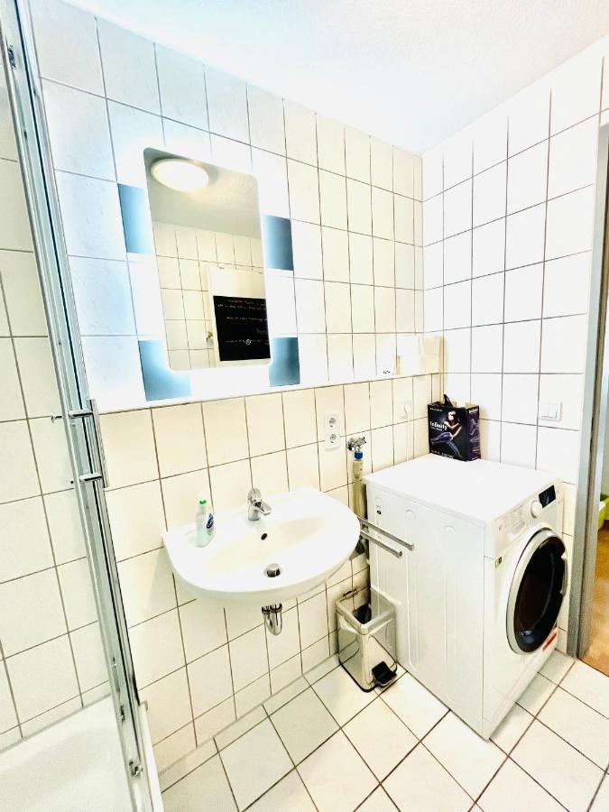 Outletcity Apartment Ferienwohnung Metzingen เมทซิงเงน ภายนอก รูปภาพ