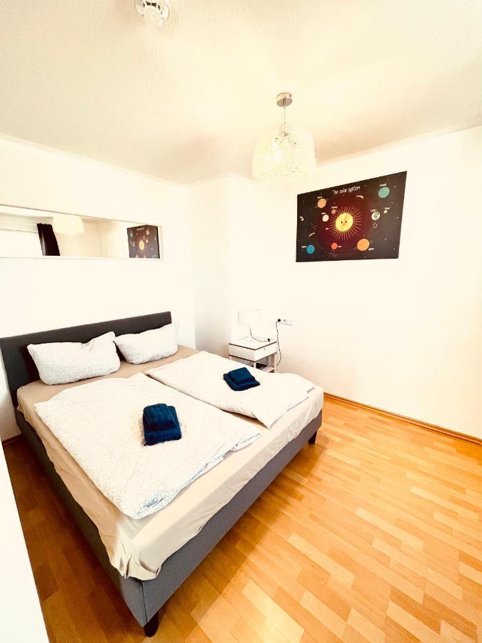 Outletcity Apartment Ferienwohnung Metzingen เมทซิงเงน ภายนอก รูปภาพ