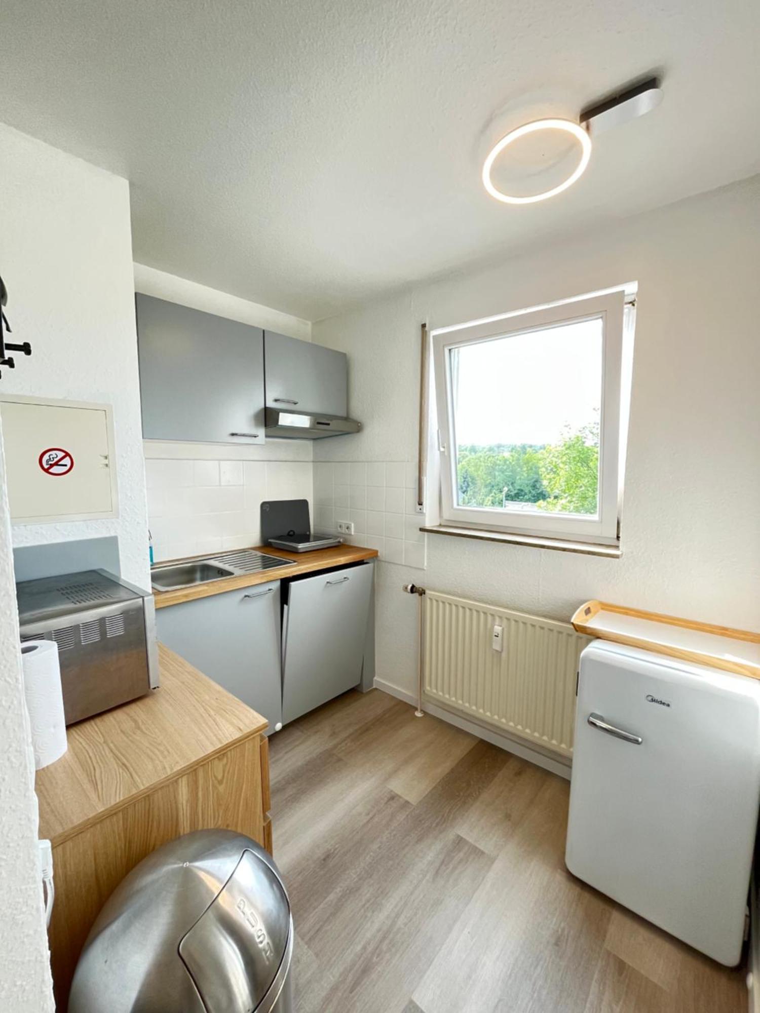 Outletcity Apartment Ferienwohnung Metzingen เมทซิงเงน ภายนอก รูปภาพ