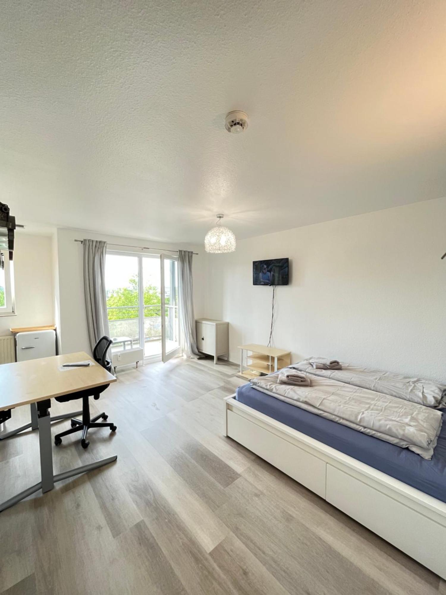 Outletcity Apartment Ferienwohnung Metzingen เมทซิงเงน ภายนอก รูปภาพ