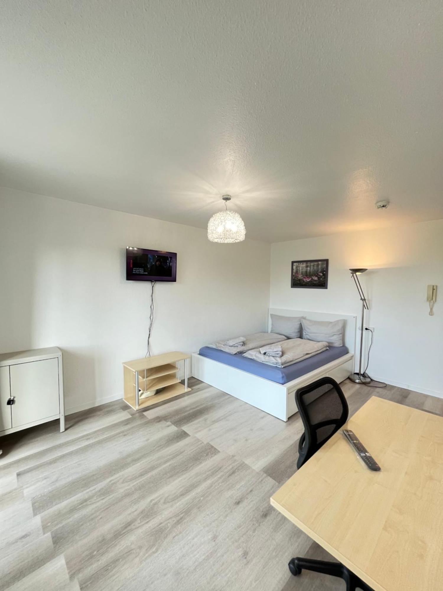 Outletcity Apartment Ferienwohnung Metzingen เมทซิงเงน ภายนอก รูปภาพ