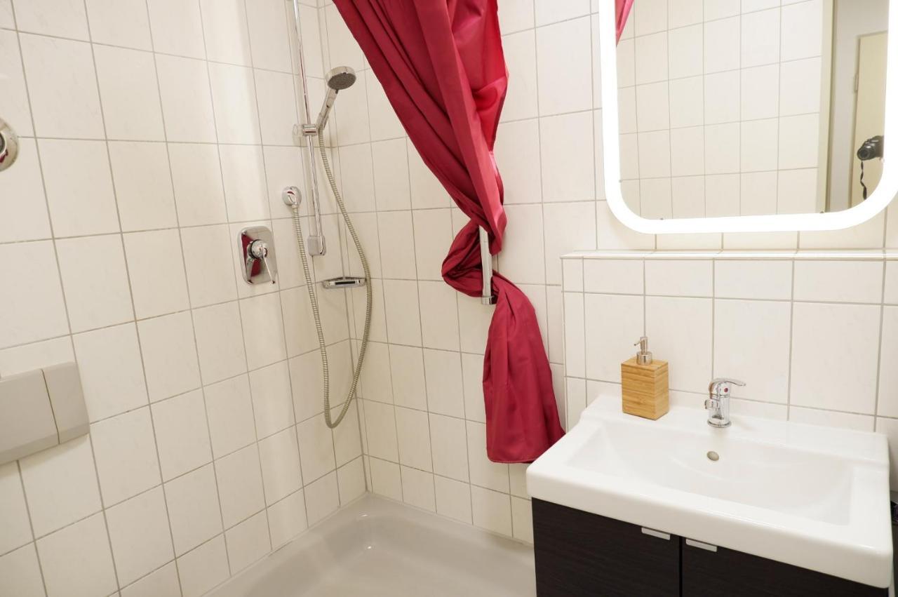 Outletcity Apartment Ferienwohnung Metzingen เมทซิงเงน ภายนอก รูปภาพ