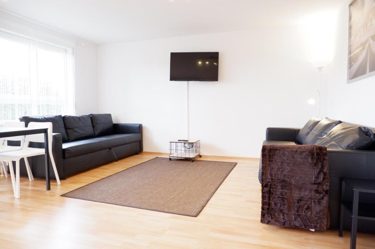 Outletcity Apartment Ferienwohnung Metzingen เมทซิงเงน ภายนอก รูปภาพ