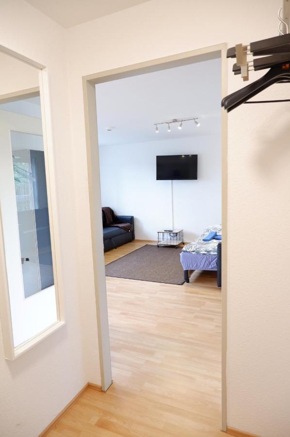 Outletcity Apartment Ferienwohnung Metzingen เมทซิงเงน ภายนอก รูปภาพ