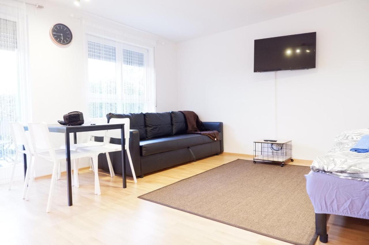 Outletcity Apartment Ferienwohnung Metzingen เมทซิงเงน ภายนอก รูปภาพ