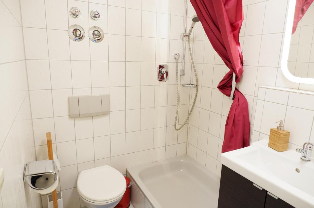 Outletcity Apartment Ferienwohnung Metzingen เมทซิงเงน ภายนอก รูปภาพ